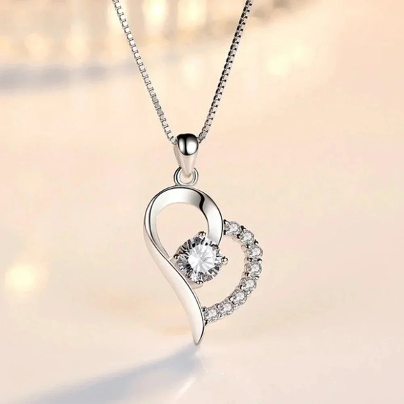925 Sterling Silver Diamond Heart Pendant Necklace - Picture 1 of 2